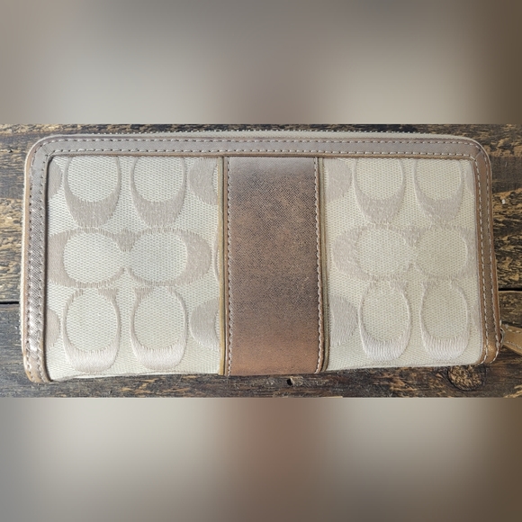 Coach Zip Wallet - Picture 2 of 8